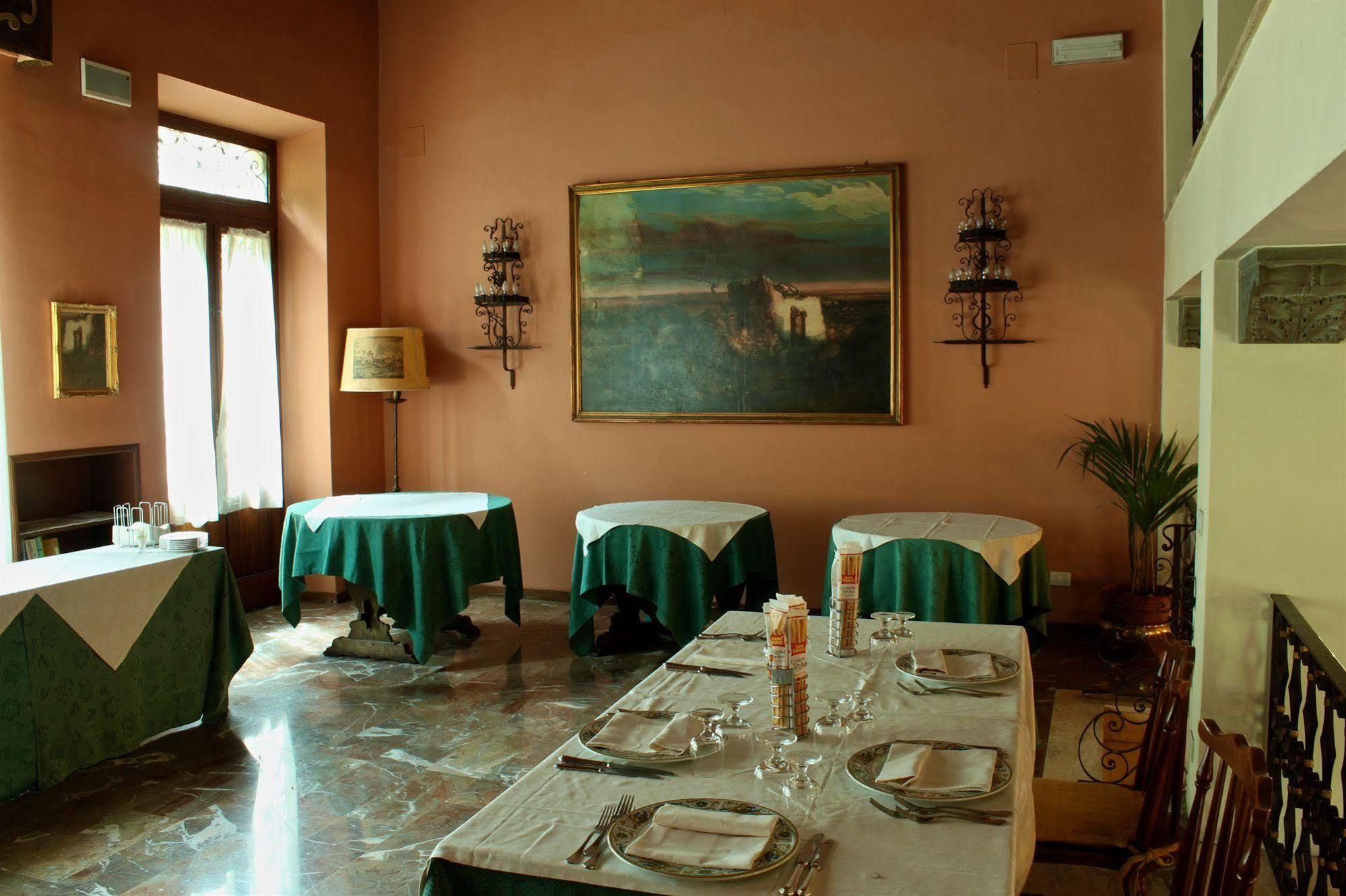 Hotel Le Rondini 4*